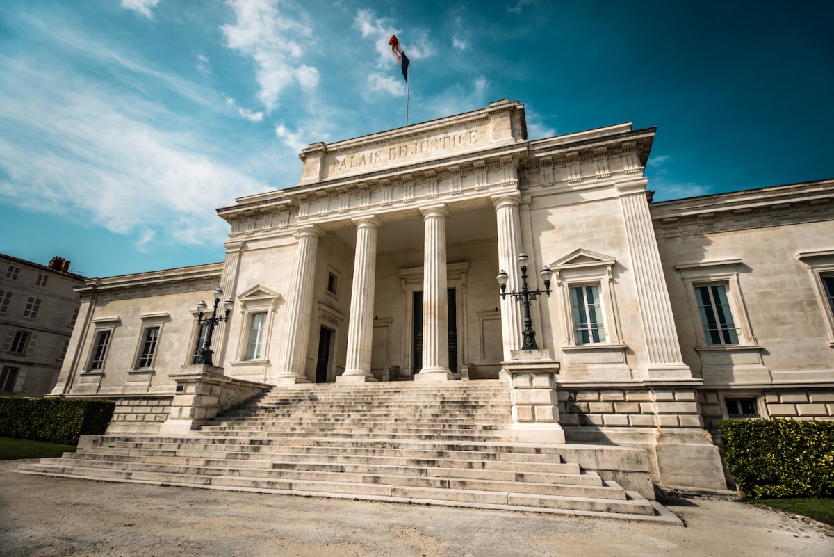 Action syndicale dans l’intérêt collectif de la profession et régularisations individuelles ?