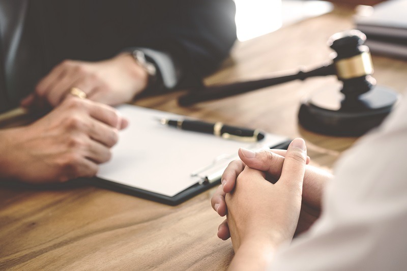 Le salarié protégé ne peut demander la résiliation judiciaire de son contrat ET sa réintégration