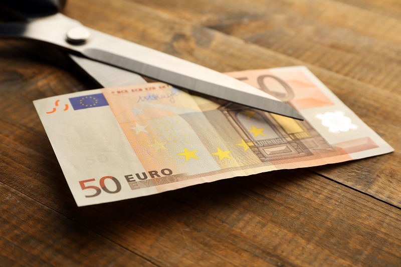 Licenciement nul: non déduction des revenus de remplacement de l'indemnisation du salarié réintégré