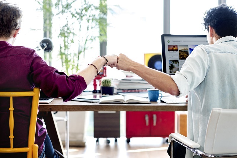 Plateformes numériques, faut-il encore opposer travail salarié et travail indépendant ?